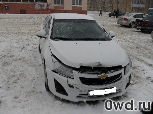 Битый автомобиль Chevrolet Cruze