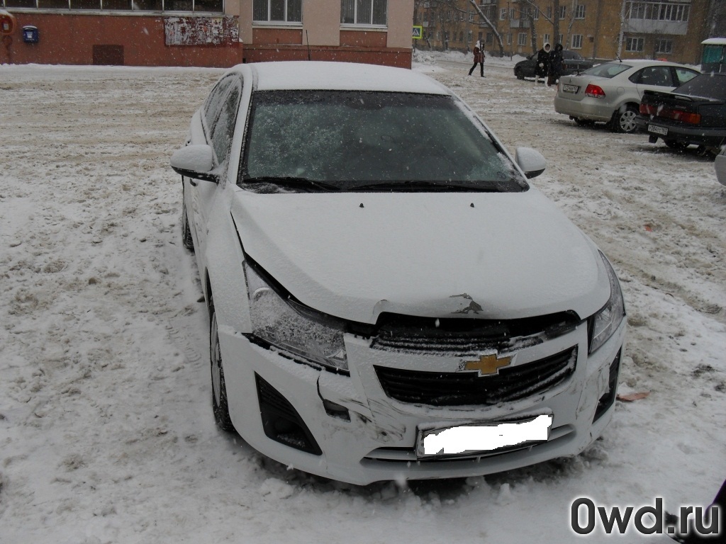 Битый автомобиль Chevrolet Cruze (2012) в Кинеле